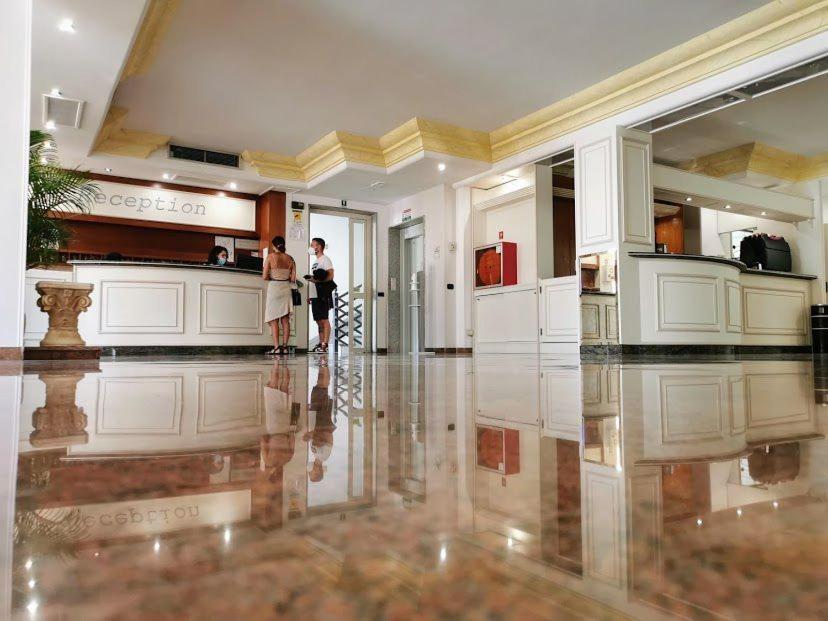Porto Cesareo Hotel Extérieur photo