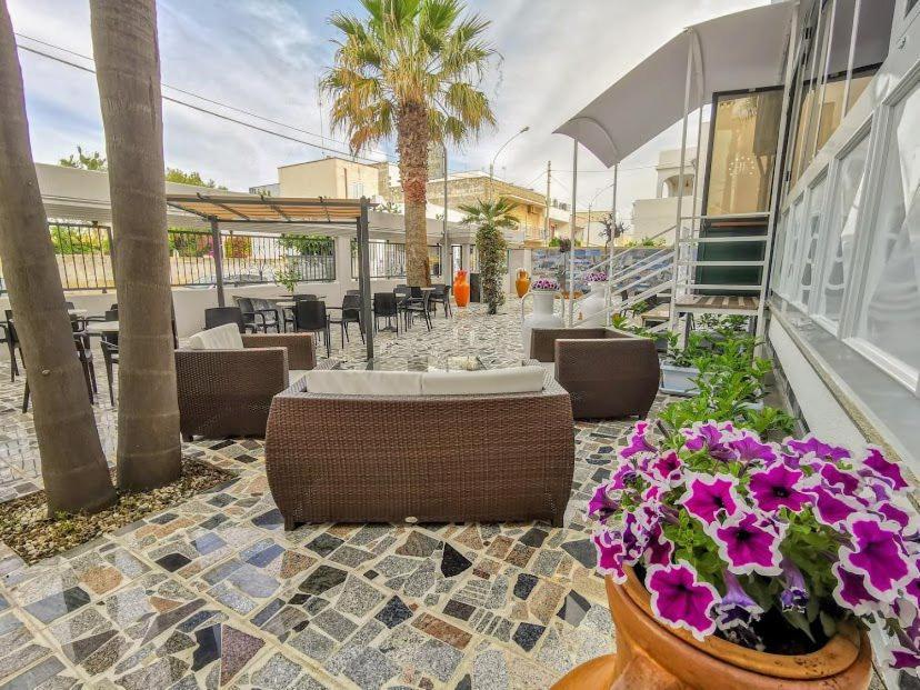 Porto Cesareo Hotel Extérieur photo
