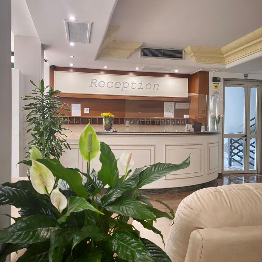 Porto Cesareo Hotel Extérieur photo