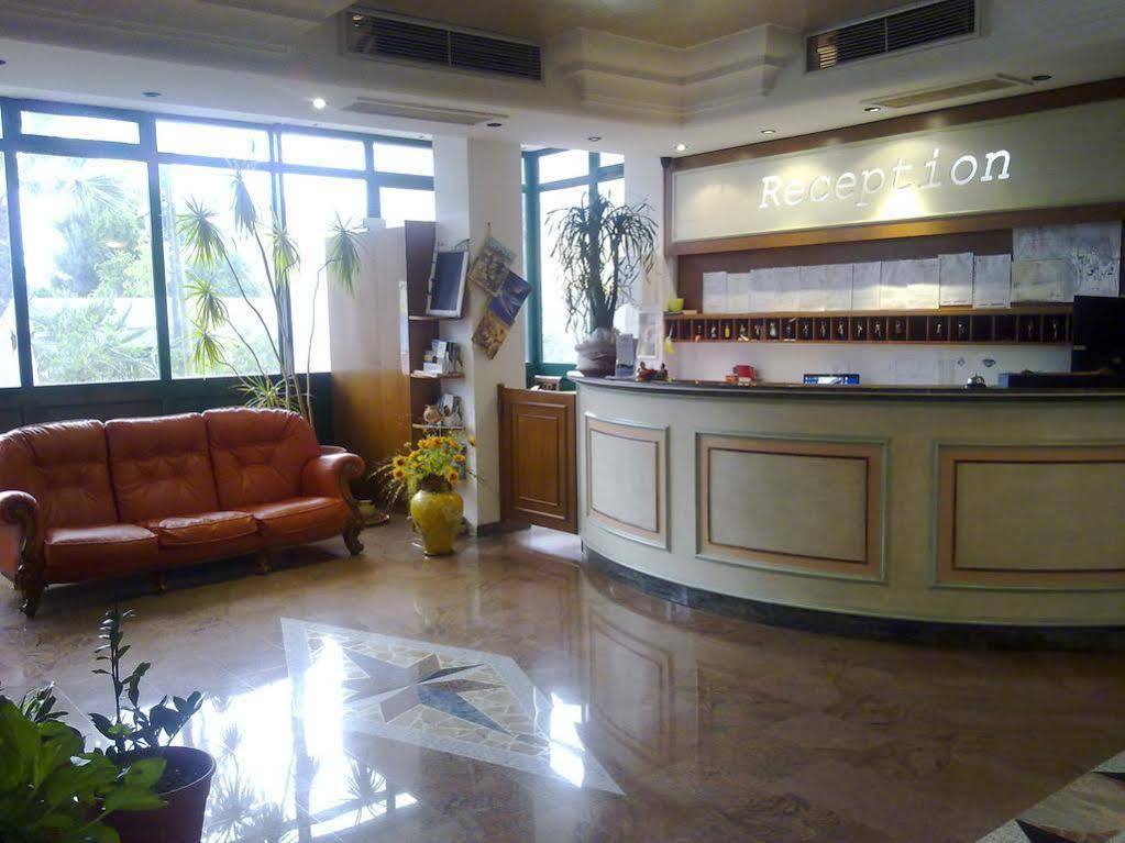 Porto Cesareo Hotel Extérieur photo